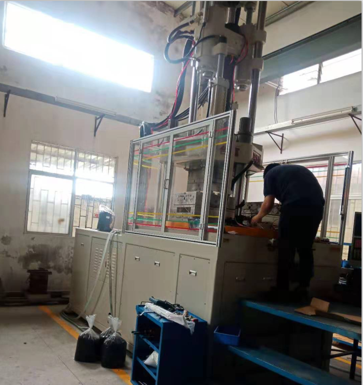 bmc立式注塑機(jī) bmc立式注塑機(jī)